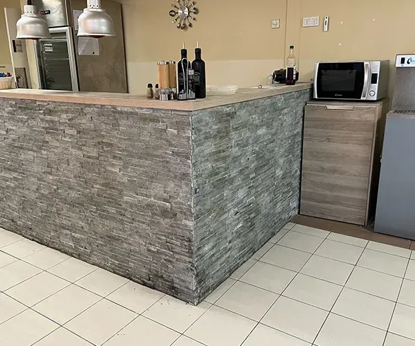 Revêtement de  murs dans les Alpes-Maritimes